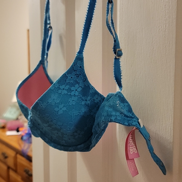 Victorias Secret Pink bra, 32A - Picture 2 of 4